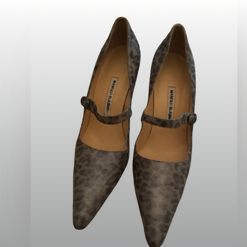 EUC MANOLO BLAHNIK Gray Leopard Print Heels. Size 40 EU / 9 USA